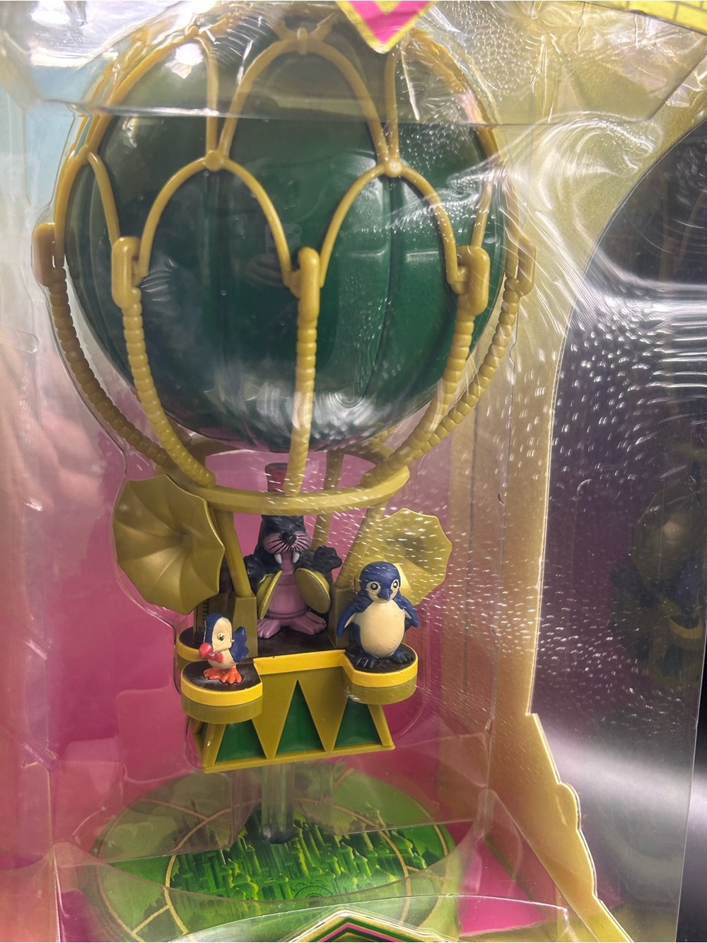Wicked Deluxe Green & Yellow Hot Air Balloon Vinyl Figure - CultureFly - Picture 2 of 4